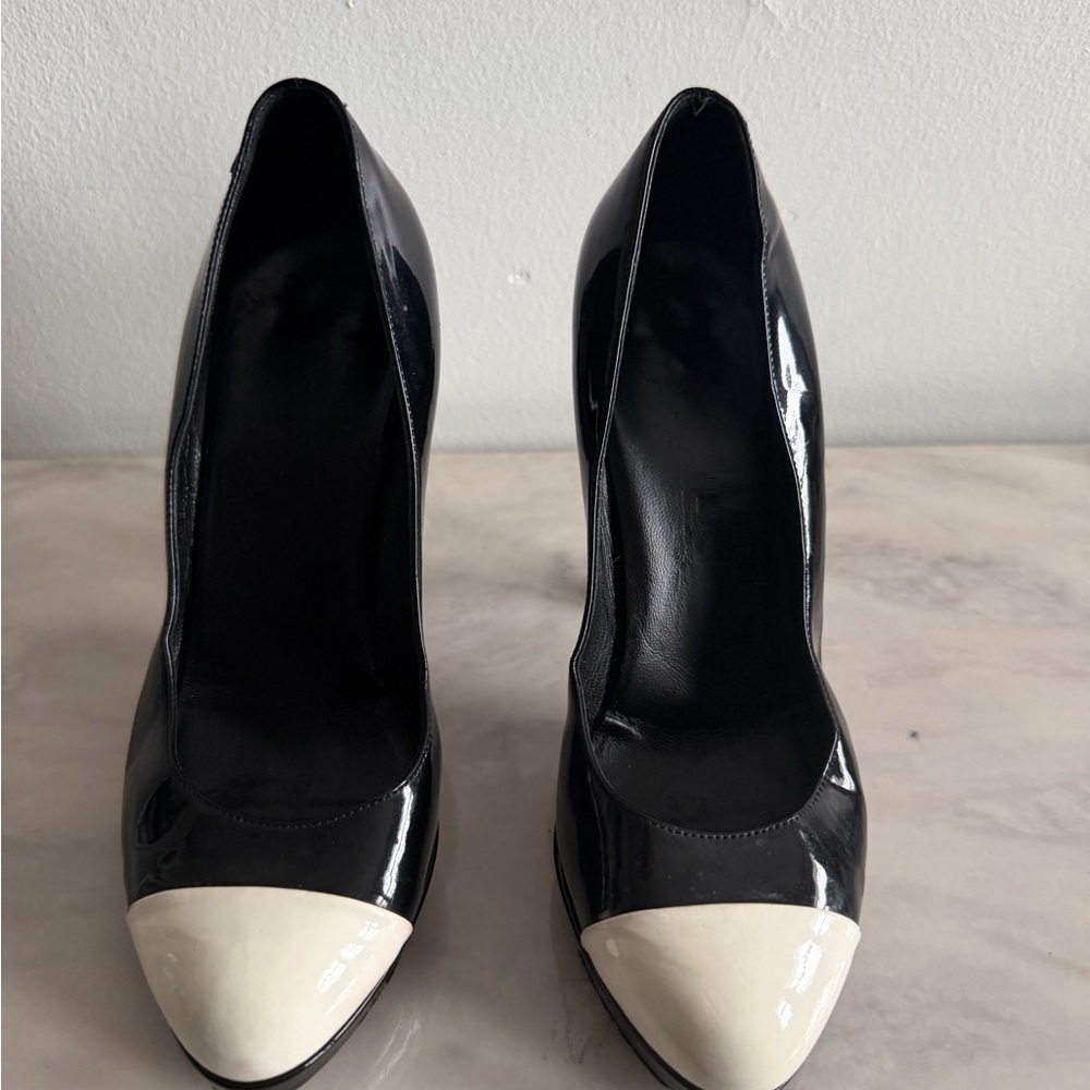 Chanel Elegant Black and White Women's Heels size 8